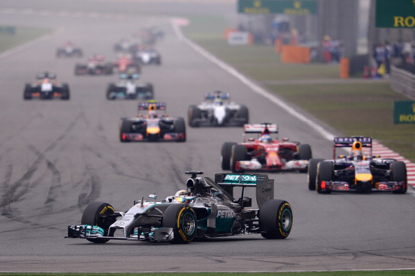 Lewis Hamilton vince il GP di Cina